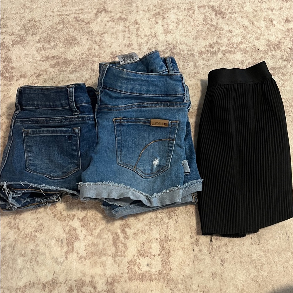 Girls size 8 denim shorts lot of 5 and 1 tennis skirt